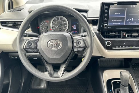 Used 2022 Toyota Corolla LE image 16