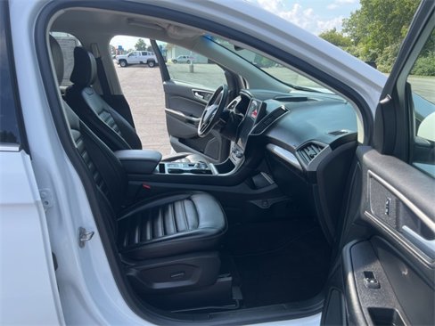 Used 2023 Ford Edge SEL image 18