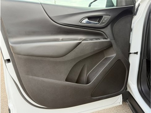 Used 2018 Chevrolet Equinox LT image 24