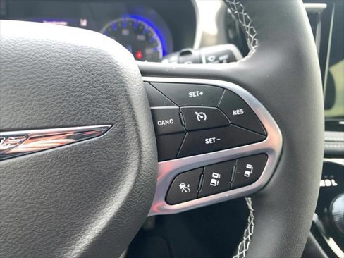 New 2025 Chrysler Pacifica Select image 18