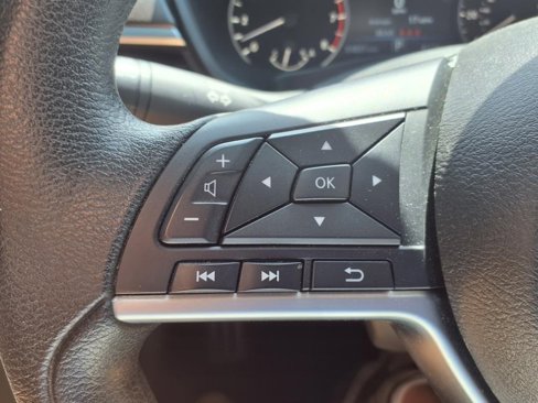 Used 2024 Nissan Altima 2.5 SV image 17