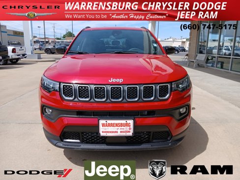 Used 2023 Jeep Compass Latitude image 9