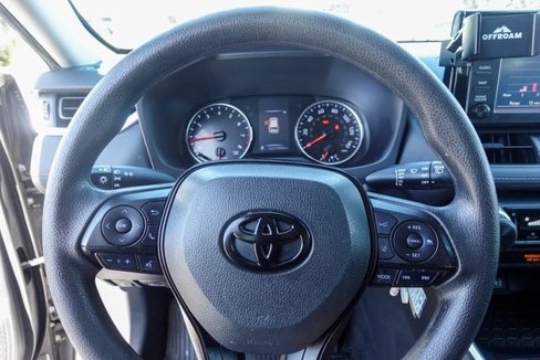 Used 2019 Toyota RAV4 LE image 14