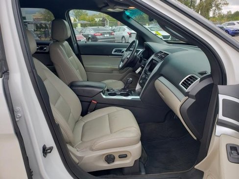 Used 2015 Ford Explorer XLT w/ Equipment Group 202A image 21