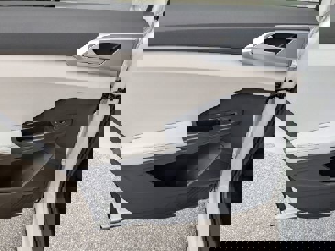 New 2025 Volkswagen Taos SE image 25