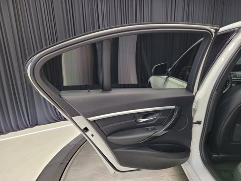 Used 2017 BMW 330i xDrive Sedan image 26