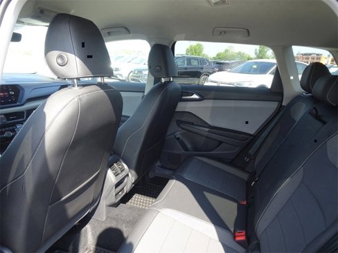 Certified 2024 Volkswagen Taos SE image 14
