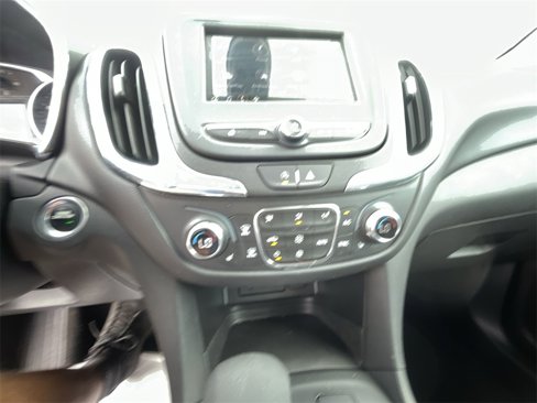 Used 2023 Chevrolet Equinox LT w/ Driver Convenience Package image 18
