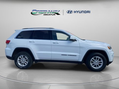 Used 2018 Jeep Grand Cherokee Laredo image 11