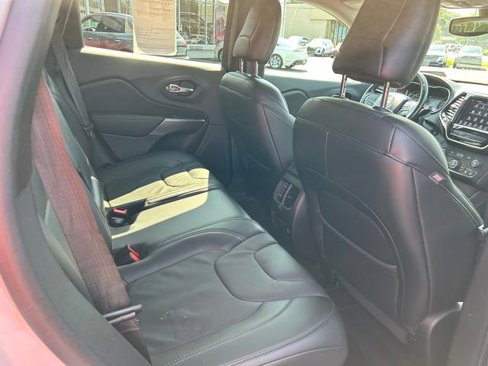 Used 2019 Jeep Cherokee Limited image 23