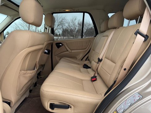 Used 2001 Mercedes-Benz ML 320 4MATIC image 39