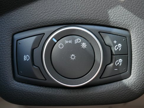 Used 2016 Ford C-MAX Energi SEL w/ Equipment Group 302A image 17