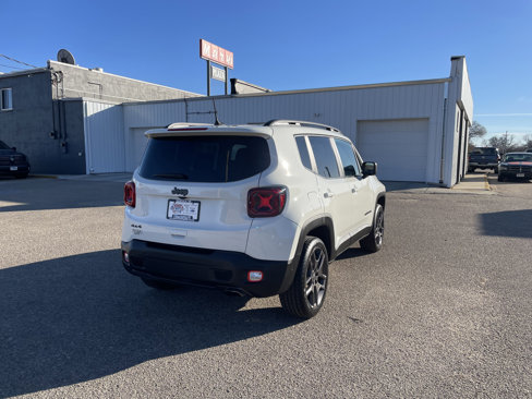 Used 2021 Jeep Renegade Latitude w/ Luxury Group II image 8