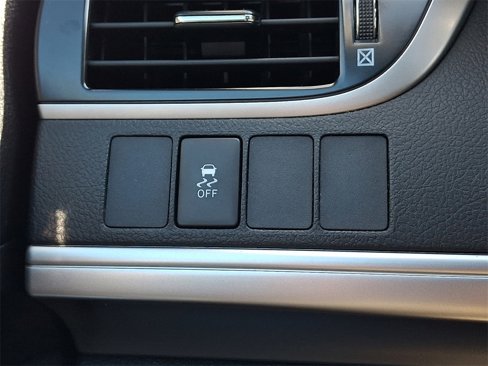 Used 2012 Toyota Camry L image 26