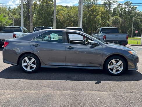 Used 2014 Toyota Camry L image 19