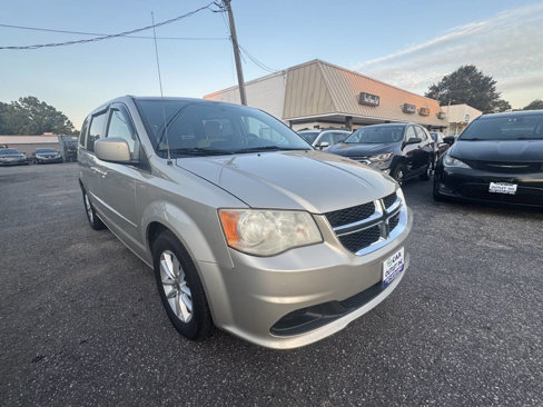 Used 2014 Dodge Grand Caravan SXT image 20