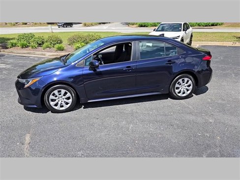 Used 2021 Toyota Corolla LE image 36