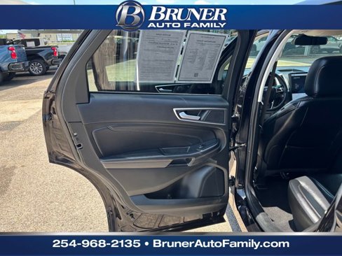 Used 2022 Ford Edge Titanium image 13