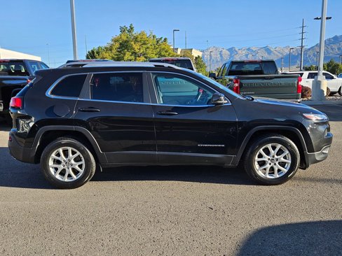 Used 2016 Jeep Cherokee Latitude w/ Comfort/Convenience Group image 2