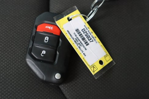 Used 2022 Jeep Wrangler Sport image 32