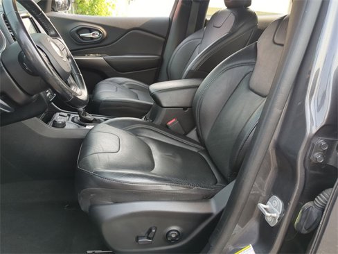 Used 2020 Jeep Cherokee Limited image 15