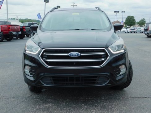 Used 2019 Ford Escape SE image 3