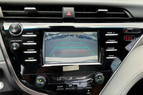 Certified 2018 Toyota Camry SE image 24