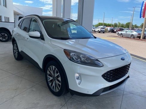Certified 2022 Ford Escape Titanium image 4