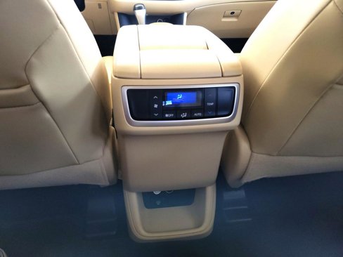 Used 2014 Toyota Highlander Limited image 24