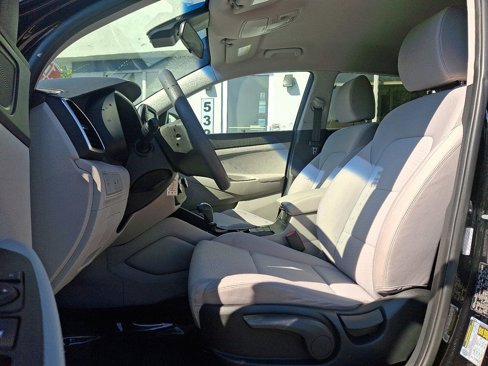 Used 2019 Hyundai Tucson SE image 13
