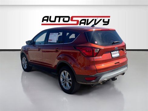 Used 2019 Ford Escape SE image 5