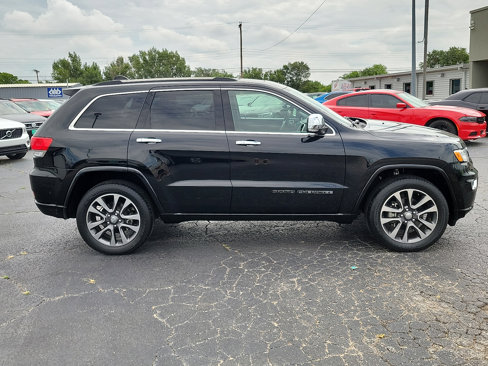 Used 2018 Jeep Grand Cherokee Overland image 2
