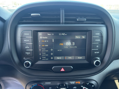Used 2021 Kia Soul LX image 11