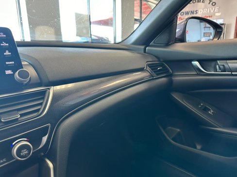 Used 2018 Honda Accord Sport image 52