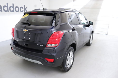 Used 2022 Chevrolet Trax LT w/ LT Convenience Package image 8
