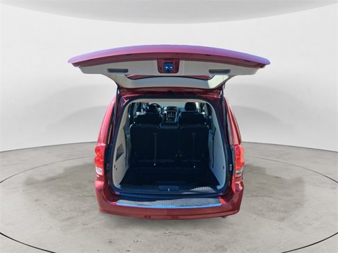 Used 2016 Dodge Grand Caravan American Value Package w/ UConnect Hands-Free Group image 16