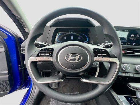 New 2025 Hyundai Elantra SE image 11