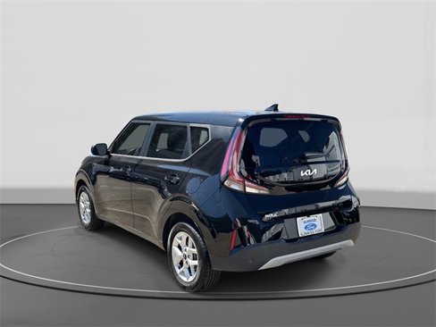 Used 2023 Kia Soul LX w/ LX Technology Package image 7