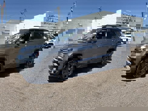 Certified 2025 Volkswagen Taos S image 4