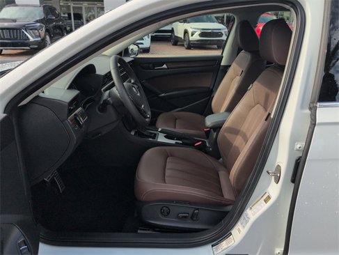 Certified 2022 Volkswagen Passat 2.0T image 6