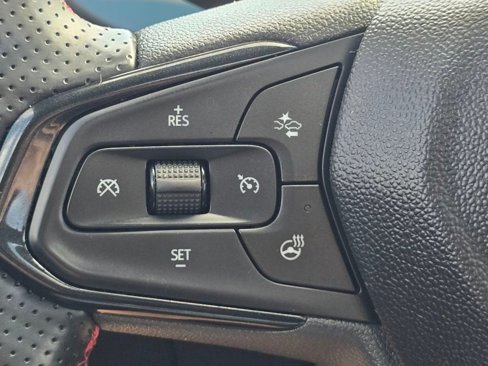 Used 2024 Chevrolet Trax RS w/ Sunroof Package image 8