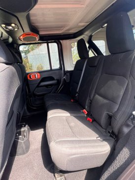 Used 2020 Jeep Wrangler Unlimited Sahara image 19