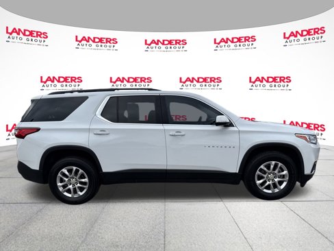 Used 2020 Chevrolet Traverse LT image 2