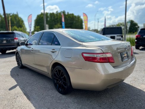 Used 2009 Toyota Camry LE image 4