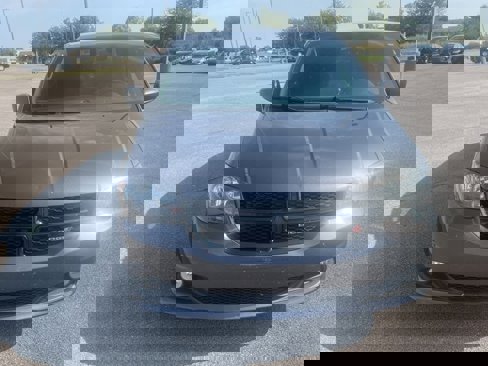 Used 2019 Dodge Grand Caravan SXT w/ Blacktop Package image 4