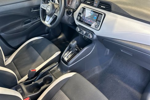 Used 2022 Nissan Versa SV image 15