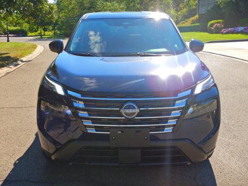 Used 2025 Nissan Rogue SV image 6