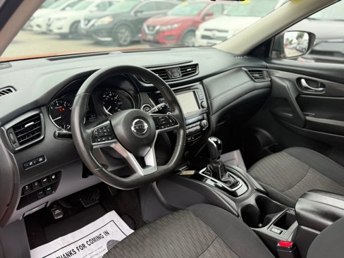 Used 2019 Nissan Rogue SV image 15