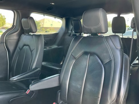 Used 2019 Chrysler Pacifica Touring-L Plus w/ Advanced Safetytec Group image 44