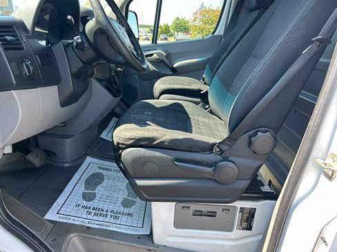 Used 2014 Freightliner Sprinter 2500 image 12